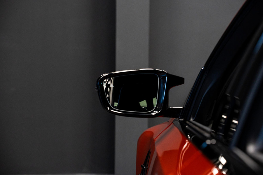 BMW M3 Touring 3-serie xDrive Competition *Sonderlackierung / M-Track Pack / Keramisch / Kuipstoelen / Harman Kardon / Carbon in & exterieur*