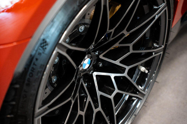 BMW M3 Touring 3-serie xDrive Competition *Sonderlackierung / M-Track Pack / Keramisch / Kuipstoelen / Harman Kardon / Carbon in & exterieur*