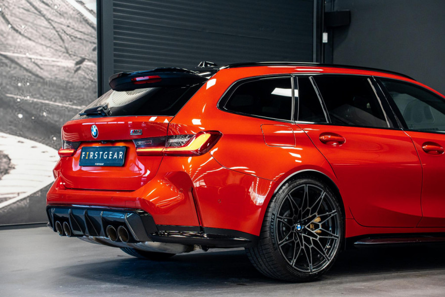 BMW M3 Touring 3-serie xDrive Competition *Sonderlackierung / M-Track Pack / Keramisch / Kuipstoelen / Harman Kardon / Carbon in & exterieur*