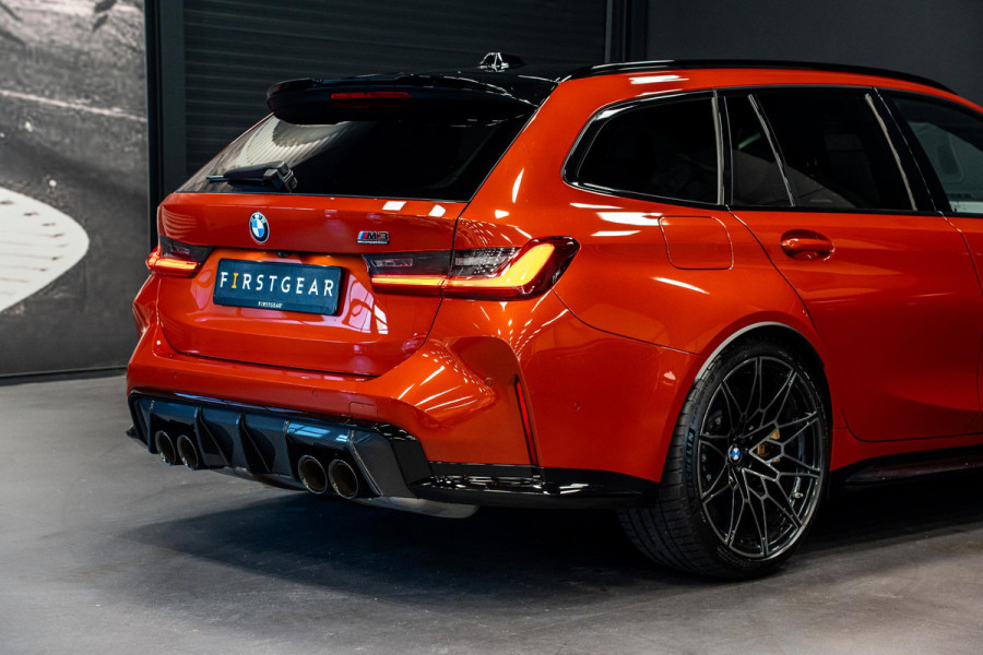 BMW M3 Touring 3-serie xDrive Competition *Sonderlackierung / M-Track Pack / Keramisch / Kuipstoelen / Harman Kardon / Carbon in & exterieur*