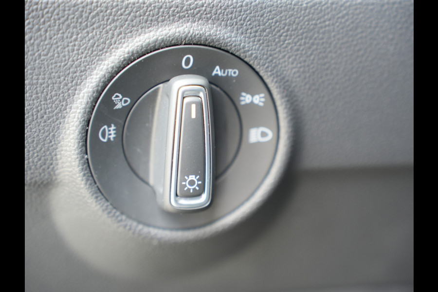 Volkswagen T-Roc 1.0 TSI Style | Trekhaak | Camera | Navigatie |