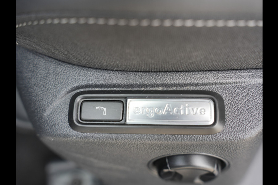 Volkswagen T-Roc 1.0 TSI Style | Trekhaak | Camera | Navigatie |