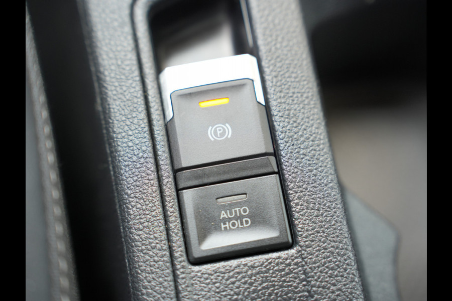 Volkswagen T-Roc 1.0 TSI Style | Trekhaak | Camera | Navigatie |