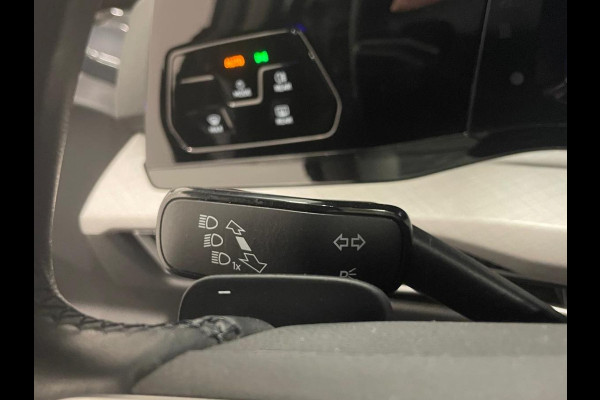 Volkswagen Golf 1.0 eTSI DSG Life Navigatie | Apple Carplay/Android Auto | Parkeersensoren  Adaptive Cruise Control | Sfeerverlichting | Virtual Cockpit | Climate Control | Lichtmetalen velgen