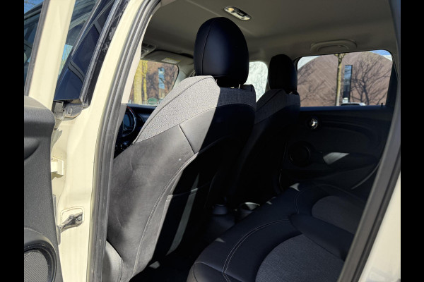 MINI Mini 1.5 Cooper Pepper SUPER COMPLEET|LED|  STOELVERWARMING| APPLE CARPLAY| PARKEERSENSOREN VOOR + ACHTER| NET ONDERHOUD GEHAD, RIJKLAAR INCL. 12 MND BOVAG GARANTIE|