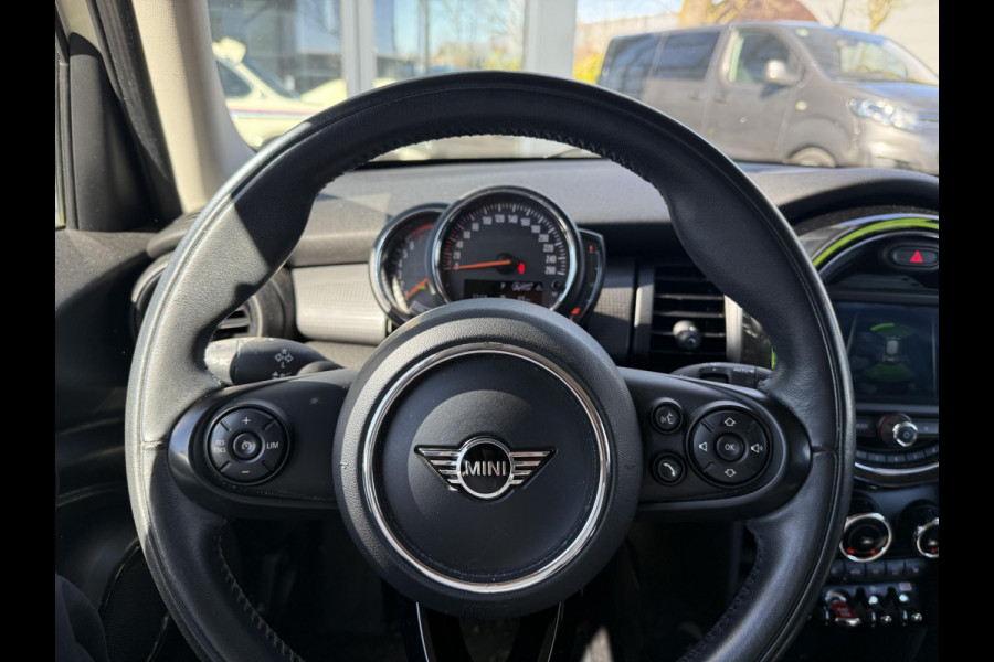 MINI Mini 1.5 Cooper Pepper SUPER COMPLEET|LED|  STOELVERWARMING| APPLE CARPLAY| PARKEERSENSOREN VOOR + ACHTER| NET ONDERHOUD GEHAD, RIJKLAAR INCL. 12 MND BOVAG GARANTIE|