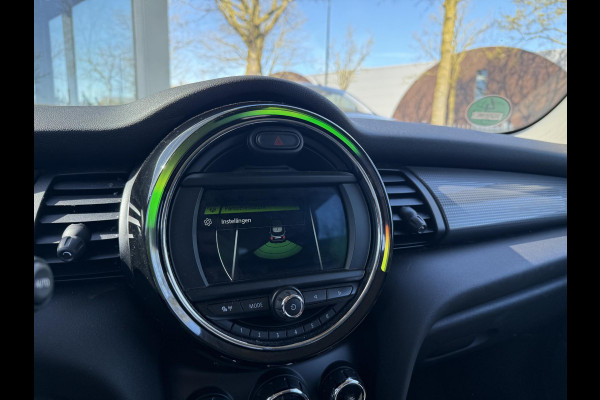 MINI Mini 1.5 Cooper Pepper SUPER COMPLEET|LED|  STOELVERWARMING| APPLE CARPLAY| PARKEERSENSOREN VOOR + ACHTER| NET ONDERHOUD GEHAD, RIJKLAAR INCL. 12 MND BOVAG GARANTIE|