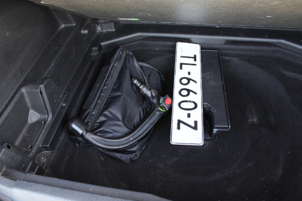 Peugeot 3008 1.2 PureTech Blue Lease Premium carplay trekhaak leder