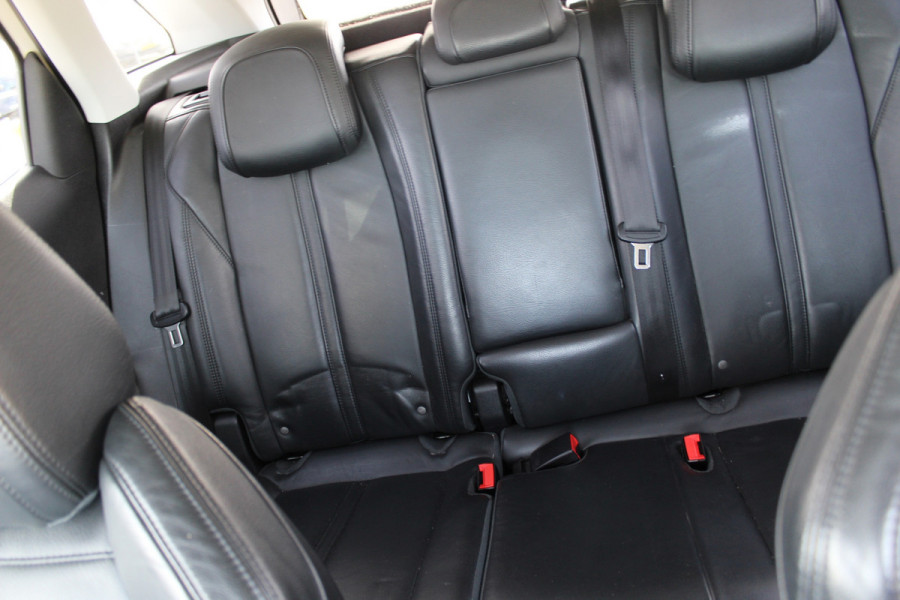 Peugeot 3008 1.2 PureTech Blue Lease Premium carplay trekhaak leder