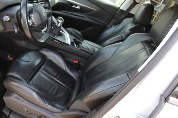 Peugeot 3008 1.2 PureTech Blue Lease Premium carplay trekhaak leder