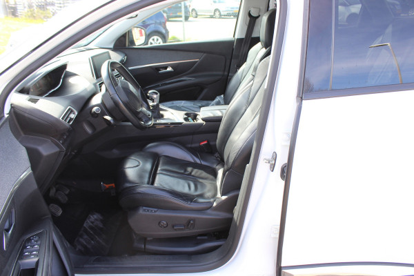 Peugeot 3008 1.2 PureTech Blue Lease Premium carplay trekhaak leder