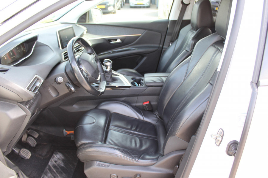 Peugeot 3008 1.2 PureTech Blue Lease Premium carplay trekhaak leder