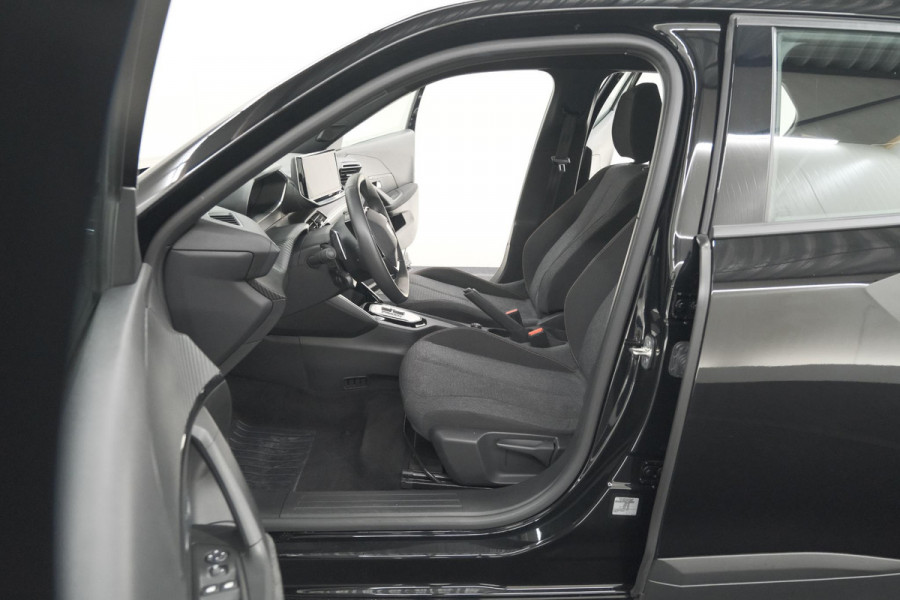 Peugeot 2008 1.2 Hybrid 136 Style | Apple Carplay | Parkeersensoren | Climate control