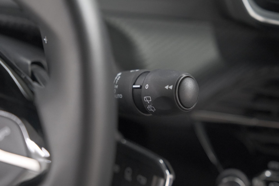 Peugeot 2008 1.2 Hybrid 136 Style | Apple Carplay | Parkeersensoren | Climate control