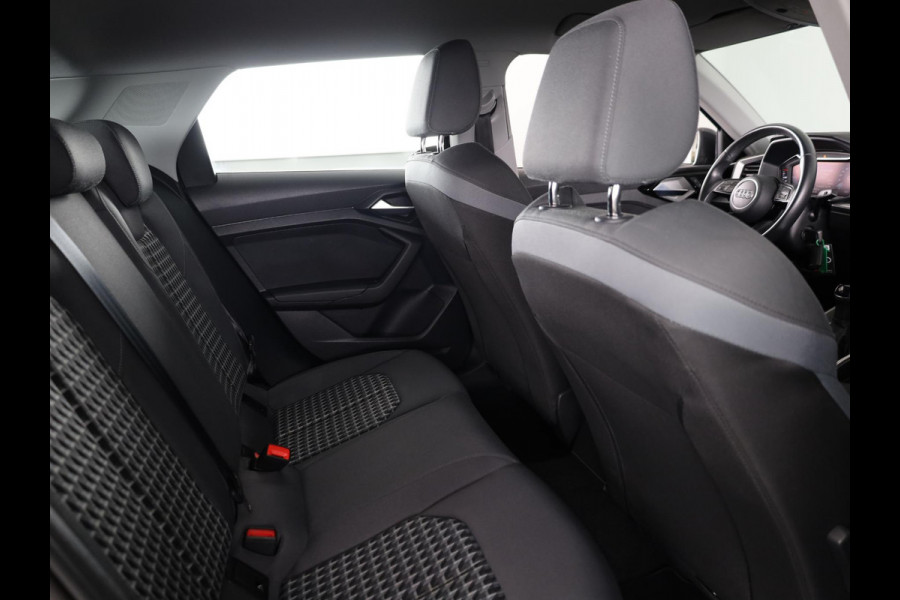 Audi A1 Sportback 25 TFSI Advanced edition 95pk | Navigatie via APP | 17 inch lichtmetalen velgen | Cruise controle | Parkeersensoren achter |