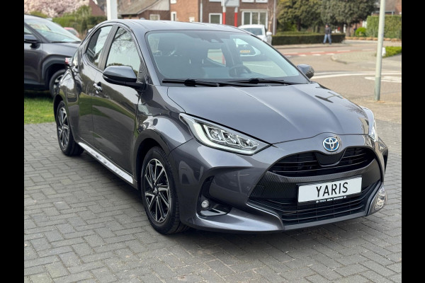 Toyota Yaris 1.5 Hybrid Dynamic | Lichtmetalen velgen, LED, Keyless, Startknop, Licht + Regensensor, Apple CarPlay/Android Auto