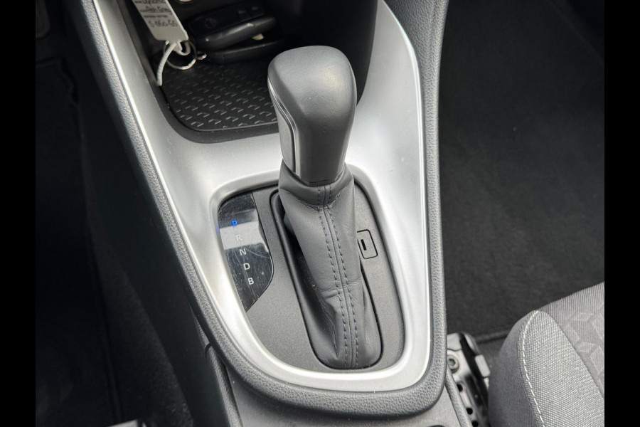 Toyota Yaris 1.5 Hybrid Dynamic | Lichtmetalen velgen, LED, Keyless, Startknop, Licht + Regensensor, Apple CarPlay/Android Auto