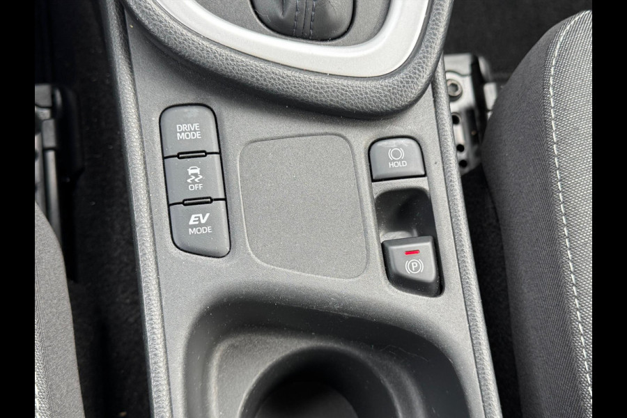 Toyota Yaris 1.5 Hybrid Dynamic | Lichtmetalen velgen, LED, Keyless, Startknop, Licht + Regensensor, Apple CarPlay/Android Auto