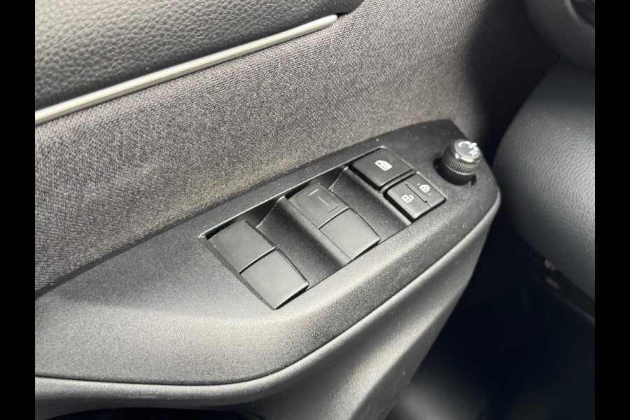 Toyota Yaris 1.5 Hybrid Dynamic | Lichtmetalen velgen, LED, Keyless, Startknop, Licht + Regensensor, Apple CarPlay/Android Auto