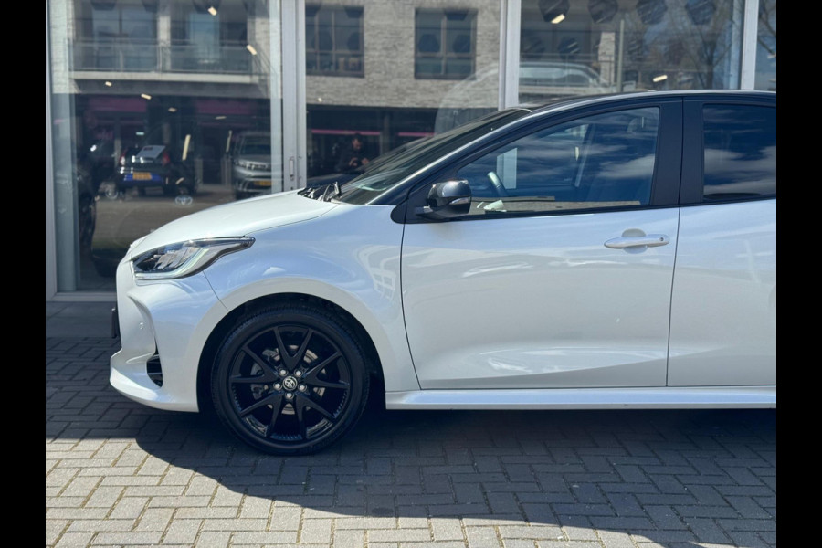 Toyota Yaris 1.5 Hybrid Executive Premium | JBL, Head up display, 17 inch, Dodehoekherkenning, Parkeersensoren, Stoelverwarming