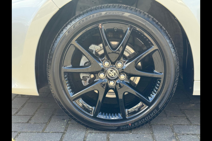 Toyota Yaris 1.5 Hybrid Executive Premium | JBL, Head up display, 17 inch, Dodehoekherkenning, Parkeersensoren, Stoelverwarming