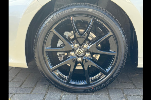 Toyota Yaris 1.5 Hybrid Executive Premium | JBL, Head up display, 17 inch, Dodehoekherkenning, Parkeersensoren, Stoelverwarming