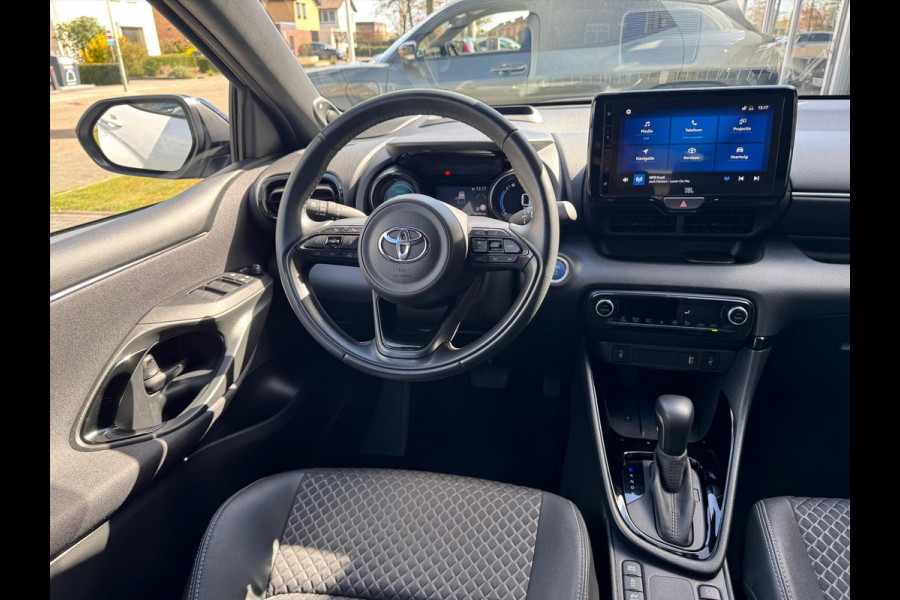 Toyota Yaris 1.5 Hybrid Executive Premium | JBL, Head up display, 17 inch, Dodehoekherkenning, Parkeersensoren, Stoelverwarming