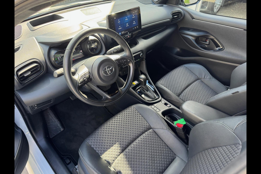 Toyota Yaris 1.5 Hybrid Executive Premium | JBL, Head up display, 17 inch, Dodehoekherkenning, Parkeersensoren, Stoelverwarming