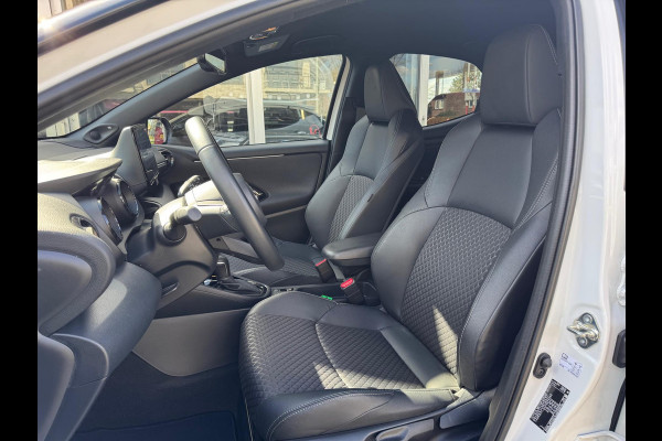 Toyota Yaris 1.5 Hybrid Executive Premium | JBL, Head up display, 17 inch, Dodehoekherkenning, Parkeersensoren, Stoelverwarming