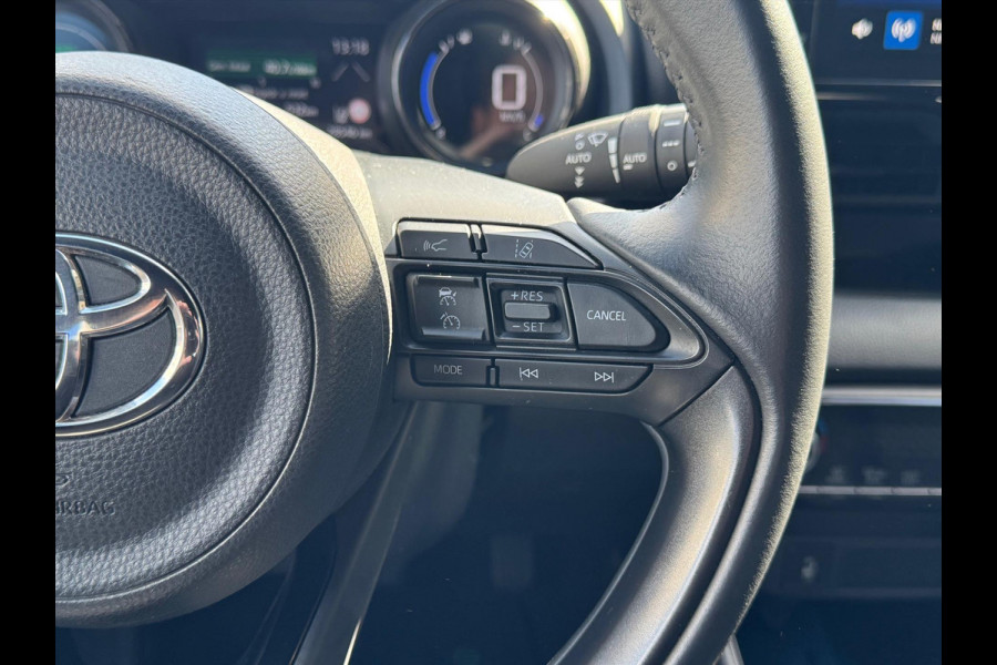 Toyota Yaris 1.5 Hybrid Executive Premium | JBL, Head up display, 17 inch, Dodehoekherkenning, Parkeersensoren, Stoelverwarming