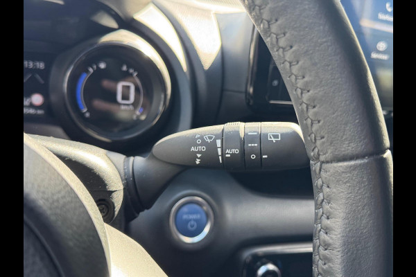 Toyota Yaris 1.5 Hybrid Executive Premium | JBL, Head up display, 17 inch, Dodehoekherkenning, Parkeersensoren, Stoelverwarming