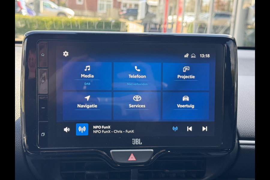 Toyota Yaris 1.5 Hybrid Executive Premium | JBL, Head up display, 17 inch, Dodehoekherkenning, Parkeersensoren, Stoelverwarming
