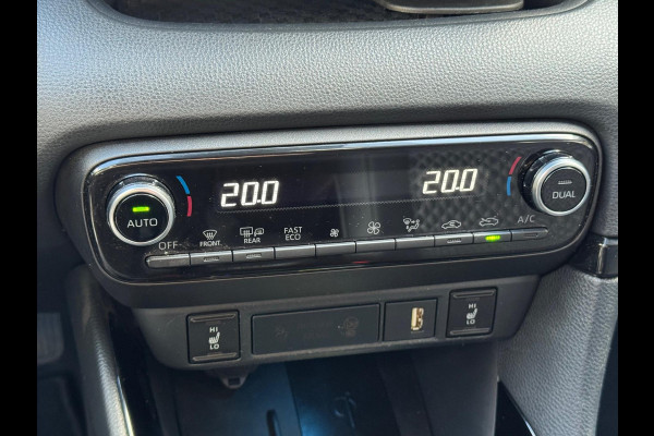 Toyota Yaris 1.5 Hybrid Executive Premium | JBL, Head up display, 17 inch, Dodehoekherkenning, Parkeersensoren, Stoelverwarming