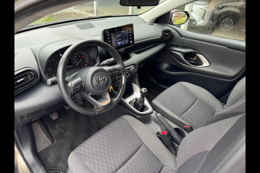 Toyota Yaris 1.5 VVT-i 125pk Active | Apple CarPlay/Android auto, Adaptive cruise control, Airconditioning, Oxyde bronze