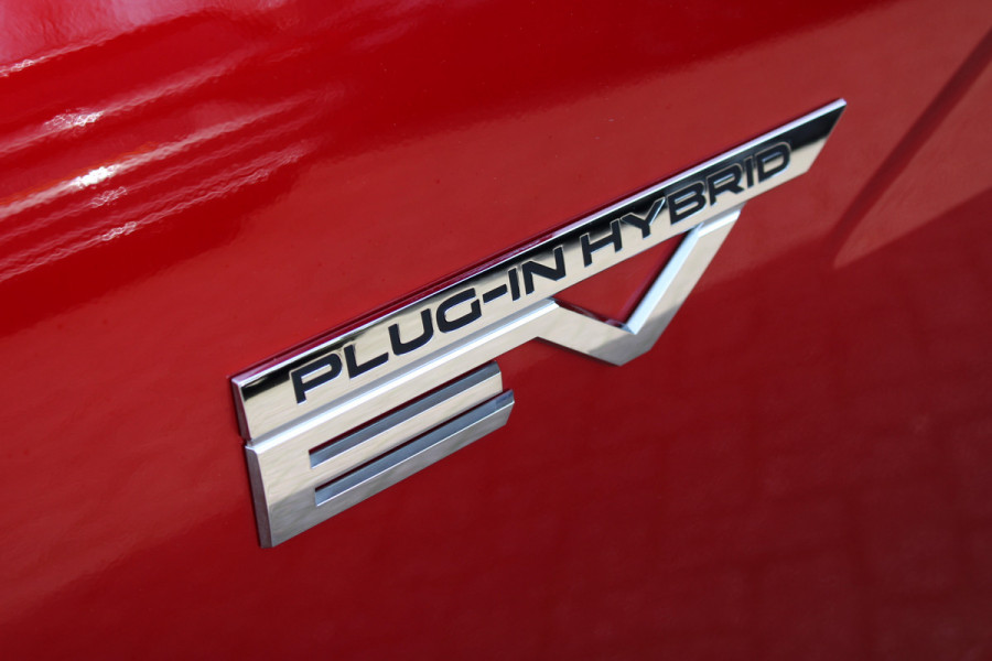 Mitsubishi Eclipse Cross 2.4 PHEV Intense | Trekhaak | Stoelverwarming | Navigatie | Camera | Carplay