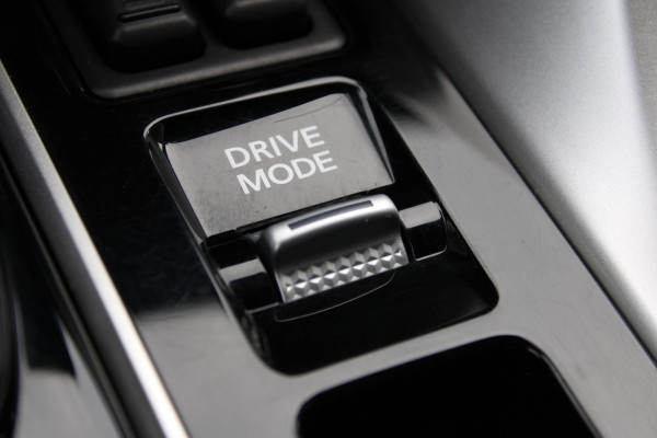 Mitsubishi Eclipse Cross 2.4 PHEV Intense | Trekhaak | Stoelverwarming | Navigatie | Camera | Carplay