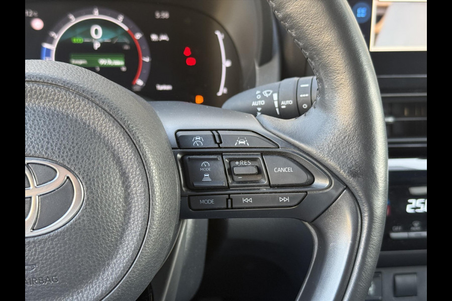 Toyota Yaris Cross 1.5 Hybrid First Edition Plus | Stoel + Stuurverwarming, Groot scherm, Keyless, 17 inch, Apple CarPlay/Android Auto
