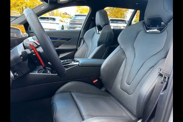 BMW M5 Touring ** M-DRIVER PACK (305 km/h), M-REMMEN, PANO, TREKH, MERINO LEDER, 20/21 INCH LMV ** 1e EIG - UNFALLFREI - Ex BMW AG ** ** INFORMEER OOK NAAR ONZE AANTREKKELIJKE FINANCIAL-LEASE TARIEVEN **