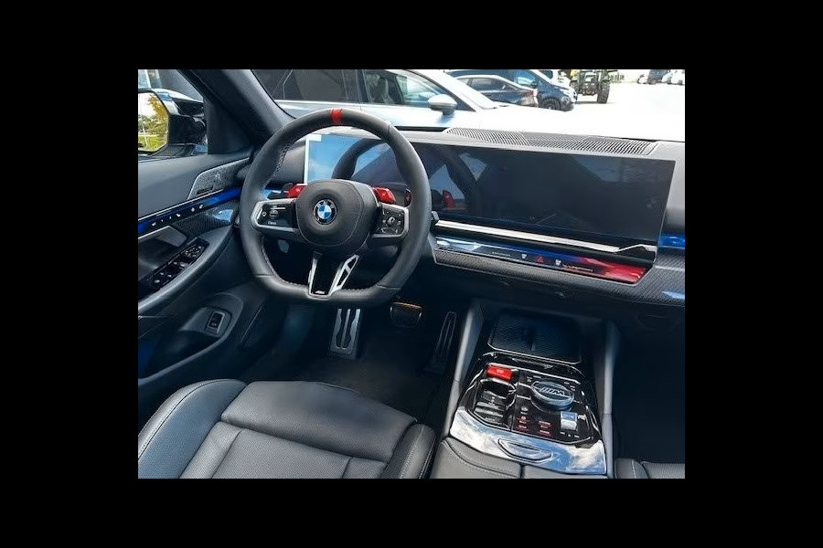 BMW M5 Touring ** M-DRIVER PACK (305 km/h), M-REMMEN, PANO, TREKH, MERINO LEDER, 20/21 INCH LMV ** 1e EIG - UNFALLFREI - Ex BMW AG ** ** INFORMEER OOK NAAR ONZE AANTREKKELIJKE FINANCIAL-LEASE TARIEVEN **