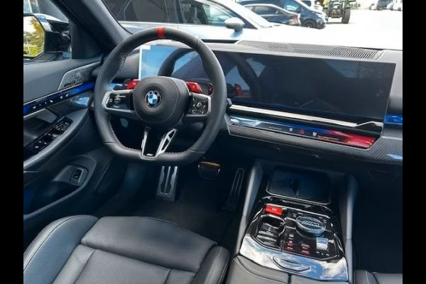 BMW M5 Touring ** M-DRIVER PACK (305 km/h), M-REMMEN, PANO, TREKH, MERINO LEDER, 20/21 INCH LMV ** 1e EIG - UNFALLFREI - Ex BMW AG ** ** INFORMEER OOK NAAR ONZE AANTREKKELIJKE FINANCIAL-LEASE TARIEVEN **