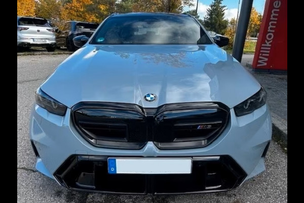 BMW M5 Touring ** M-DRIVER PACK (305 km/h), M-REMMEN, PANO, TREKH, MERINO LEDER, 20/21 INCH LMV ** 1e EIG - UNFALLFREI - Ex BMW AG ** ** INFORMEER OOK NAAR ONZE AANTREKKELIJKE FINANCIAL-LEASE TARIEVEN **