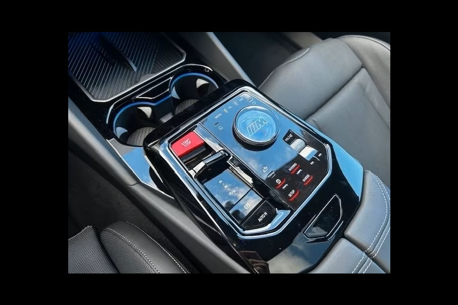 BMW M5 Touring ** M-DRIVER PACK (305 km/h), M-REMMEN, PANO, TREKH, MERINO LEDER, 20/21 INCH LMV ** 1e EIG - UNFALLFREI - Ex BMW AG ** ** INFORMEER OOK NAAR ONZE AANTREKKELIJKE FINANCIAL-LEASE TARIEVEN **