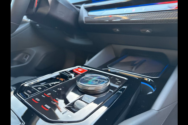 BMW M5 Touring ** M-DRIVER PACK (305 km/h), M-REMMEN, PANO, TREKH, MERINO LEDER, 20/21 INCH LMV ** 1e EIG - UNFALLFREI - Ex BMW AG ** ** INFORMEER OOK NAAR ONZE AANTREKKELIJKE FINANCIAL-LEASE TARIEVEN **