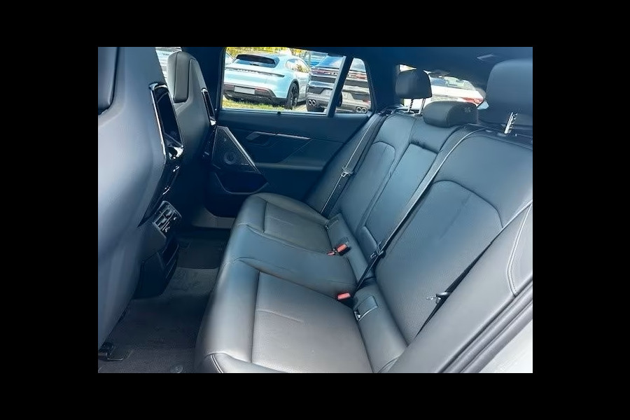 BMW M5 Touring ** M-DRIVER PACK (305 km/h), M-REMMEN, PANO, TREKH, MERINO LEDER, 20/21 INCH LMV ** 1e EIG - UNFALLFREI - Ex BMW AG ** ** INFORMEER OOK NAAR ONZE AANTREKKELIJKE FINANCIAL-LEASE TARIEVEN **