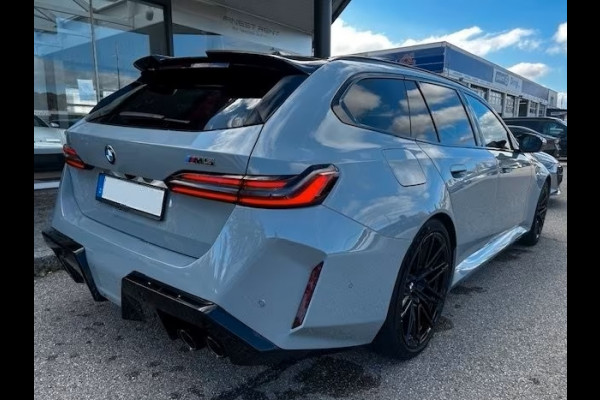 BMW M5 Touring ** M-DRIVER PACK (305 km/h), M-REMMEN, PANO, TREKH, MERINO LEDER, 20/21 INCH LMV ** 1e EIG - UNFALLFREI - Ex BMW AG ** ** INFORMEER OOK NAAR ONZE AANTREKKELIJKE FINANCIAL-LEASE TARIEVEN **
