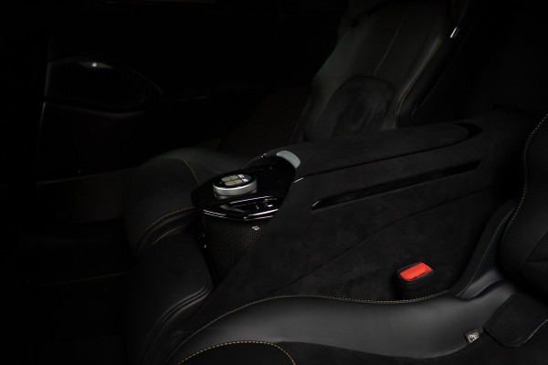 Ferrari Purosangue 6.5 V12 Full options! Nieuw! Alcantara Carbon exterieur & interieur Panoramadak Memory seats met massage functie Rondomzicht camera