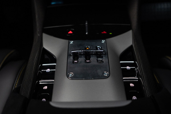 Ferrari Purosangue 6.5 V12 Full options! Nieuw! Alcantara Carbon exterieur & interieur Panoramadak Memory seats met massage functie Rondomzicht camera