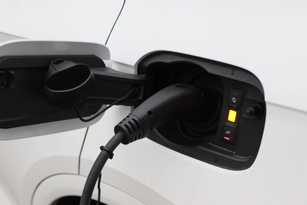 Audi Q5 55 TFSI e Quattro Plug-in Hybrid Competition S-Line Leer, Panoramadak, Cruise, Apple Carplay, Bluetooth, LED, Trekhaak, 21"