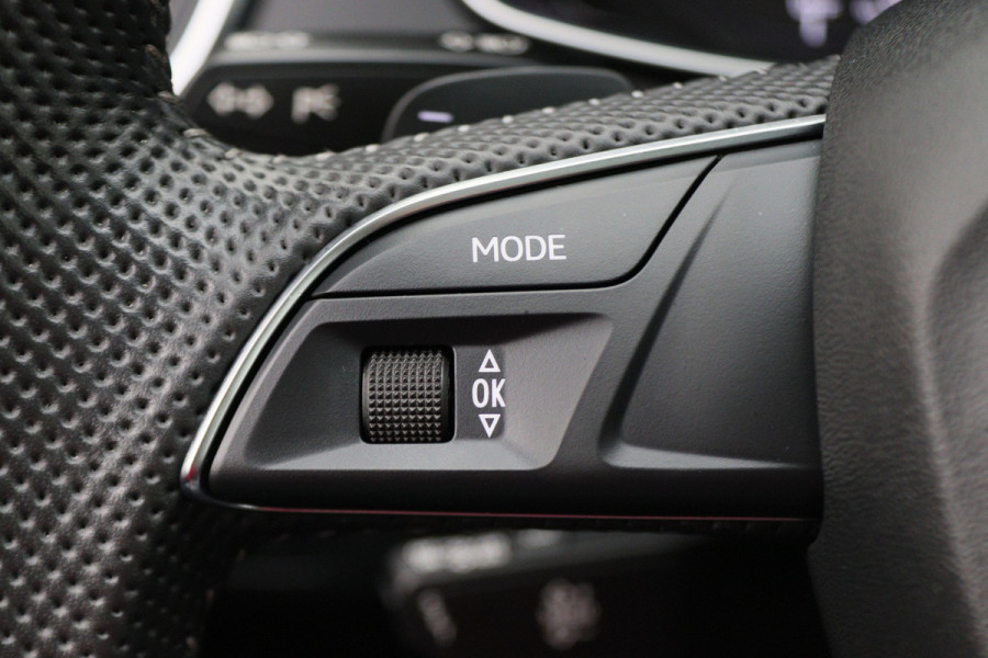 Audi Q5 55 TFSI e Quattro Plug-in Hybrid Competition S-Line Leer, Panoramadak, Cruise, Apple Carplay, Bluetooth, LED, Trekhaak, 21"