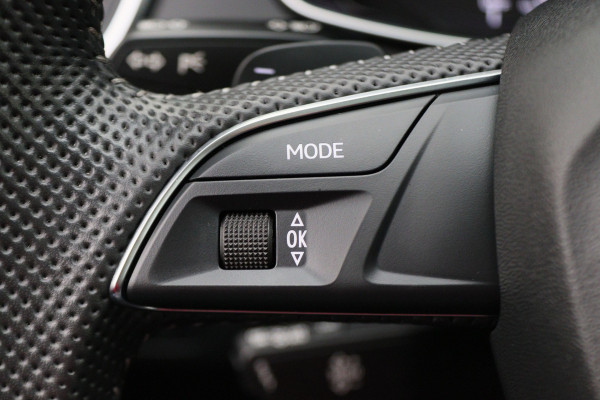 Audi Q5 55 TFSI e Quattro Plug-in Hybrid Competition S-Line Leer, Panoramadak, Cruise, Apple Carplay, Bluetooth, LED, Trekhaak, 21"